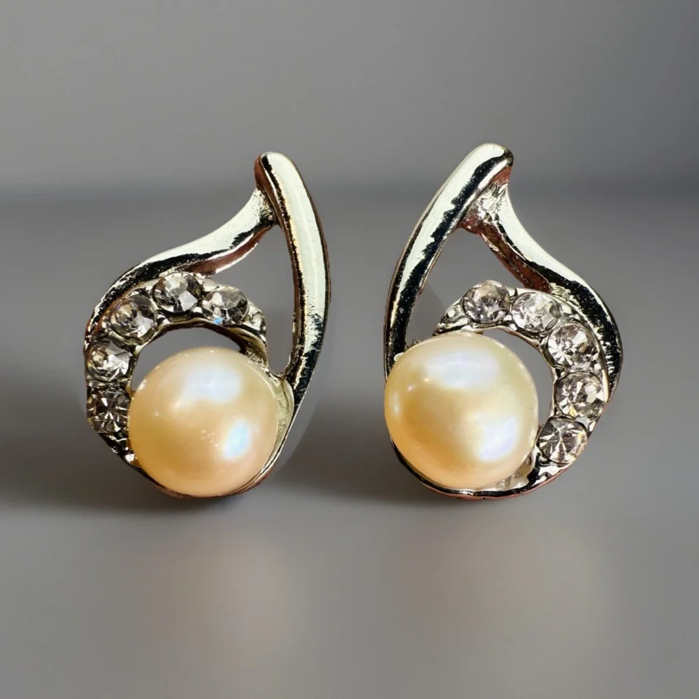 Vintage Silvertone faux pearl crystal bling pierced earrings